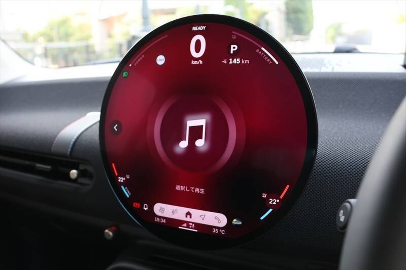 原点回帰と最先端の融合！ EV版「MINI COOPER SE」はクラシックMINIへのオマージュを貫いた進化だ