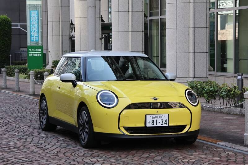 原点回帰と最先端の融合！ EV版「MINI COOPER SE」はクラシックMINIへのオマージュを貫いた進化だ