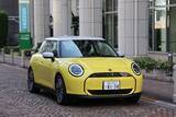 「原点回帰と最先端の融合！ EV版「MINI COOPER SE」はクラシックMINIへのオマージュを貫いた進化だ」の画像16