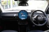 「原点回帰と最先端の融合！ EV版「MINI COOPER SE」はクラシックMINIへのオマージュを貫いた進化だ」の画像7
