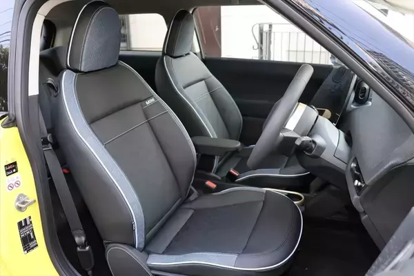 「原点回帰と最先端の融合！ EV版「MINI COOPER SE」はクラシックMINIへのオマージュを貫いた進化だ」の画像