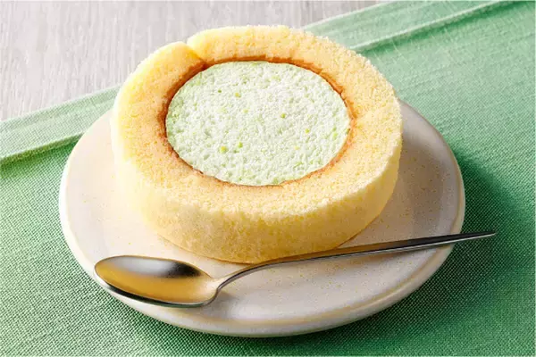 「ローソン、ご当地「からあげクン＆ロールケーキ」を8エリアで発売！ 「ずんだシェイク」風ロールなど」の画像