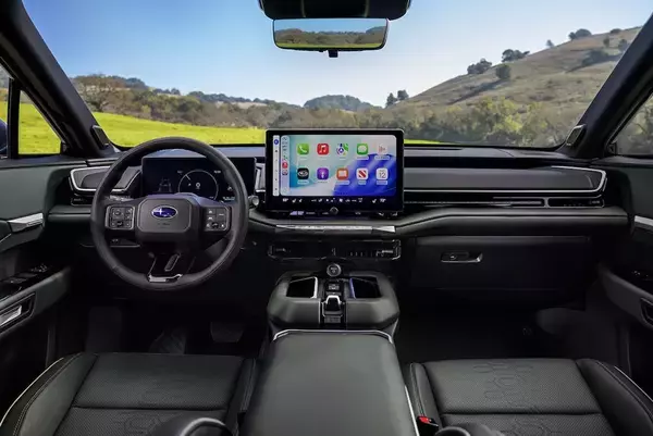 「スバルの新型EVは3列SUV 「ゲッタウェイ」世界初公開、420馬力・急速充電約30分」の画像