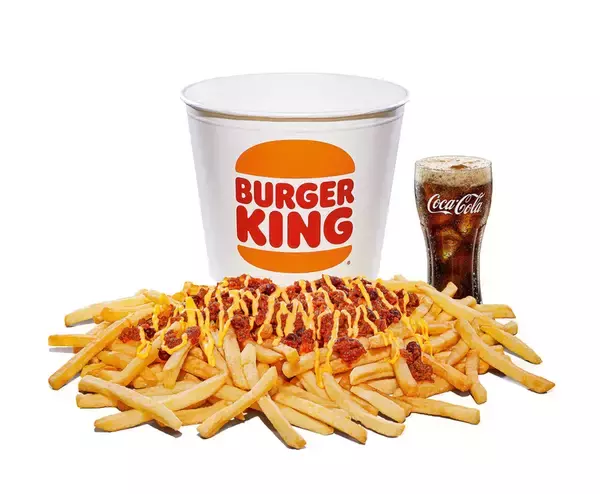 「【最大50％割安】バーガーキングの「チリチーズフライ」の大容量パックが登場！ ドリンク4個まで付けられてお得」の画像