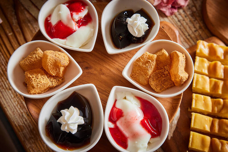 牛角「デザート食べ放題」を270店舗でスタート！ 「牛角アイス」やケーキを好きなだけ食べられる