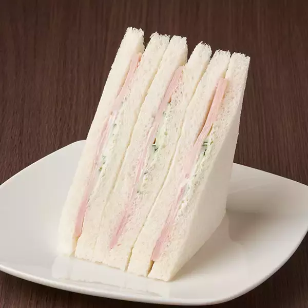 「これいい！ファミマ“パンの耳”使用の「パングラタン」食品ロスの削減へ」の画像