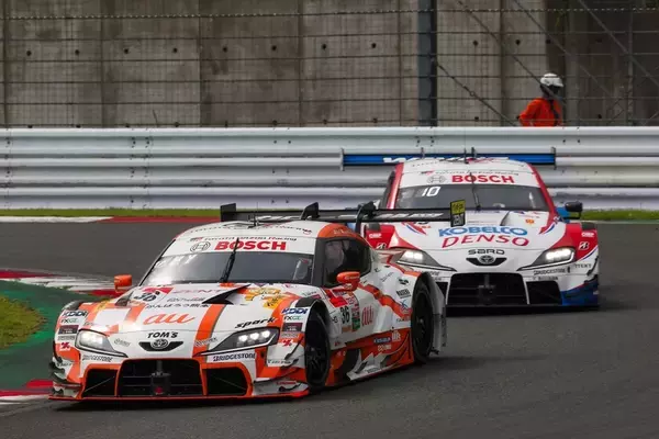 「【SUPER GT】「これは実質優勝だ！」ウェイト80kg＆給油制限の絶望的ハンデを跳ね返したau号の実力」の画像