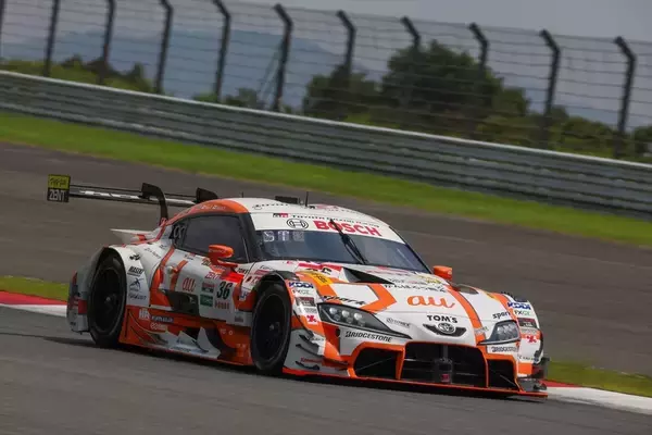「【SUPER GT】「これは実質優勝だ！」ウェイト80kg＆給油制限の絶望的ハンデを跳ね返したau号の実力」の画像