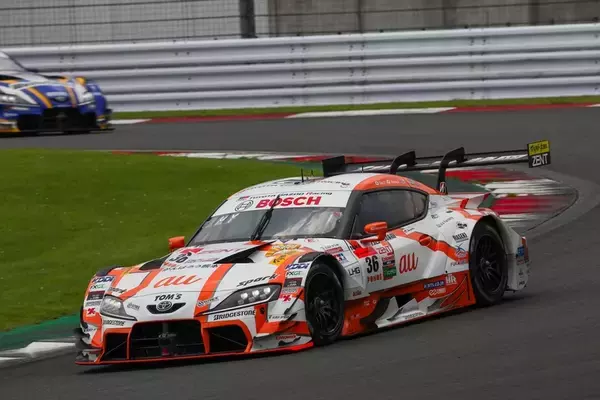 「【SUPER GT】「これは実質優勝だ！」ウェイト80kg＆給油制限の絶望的ハンデを跳ね返したau号の実力」の画像