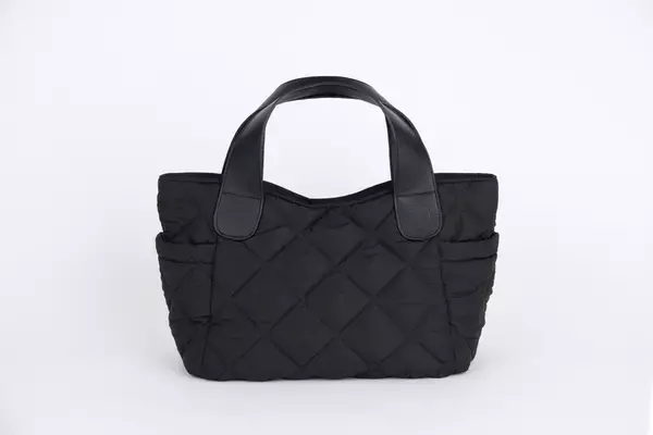 「デニーズ最大5044円お得な「2026福袋」まもなく予約スタート!! 今回は「キルティングバッグ」付き」の画像