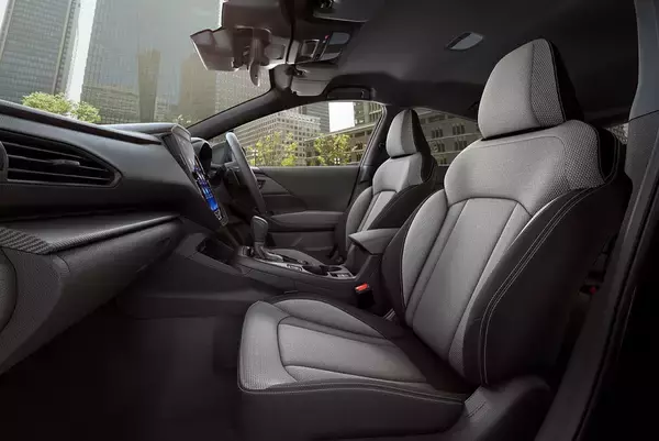 「“黒で魅せる”クロストレック誕生 スバルが特別仕様車「Limited Black」を投入」の画像