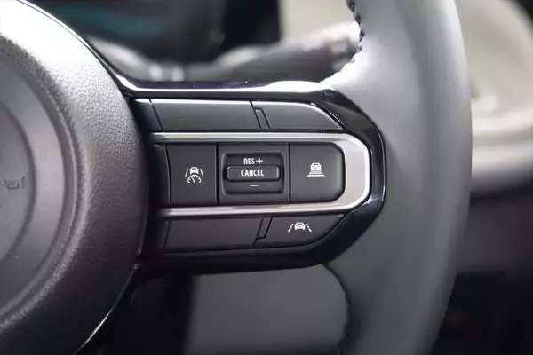 「EVである前に軽自動車。スズキ「eSKY」が示す、日本の日常に寄り添う最適解」の画像