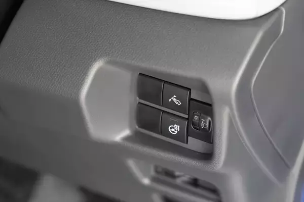 「EVである前に軽自動車。スズキ「eSKY」が示す、日本の日常に寄り添う最適解」の画像