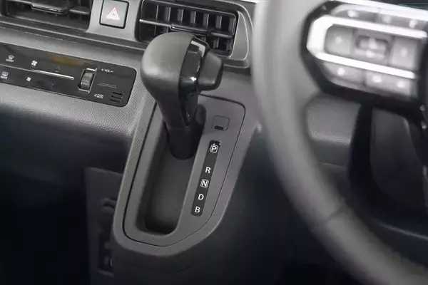 「EVである前に軽自動車。スズキ「eSKY」が示す、日本の日常に寄り添う最適解」の画像