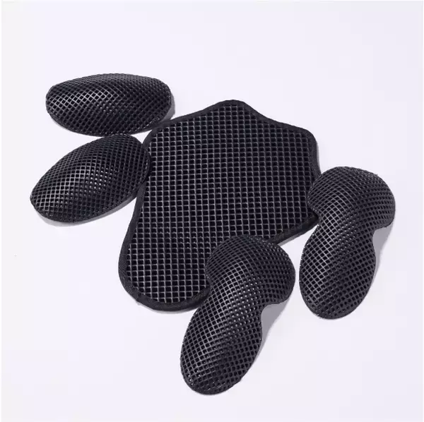 「通気性の良いカワサキ×AVIREXコラボのMA-1はトム・クルーズ気分になれる」の画像