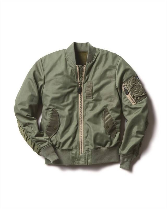 通気性の良いカワサキ×AVIREXコラボのMA-1はトム・クルーズ気分になれる