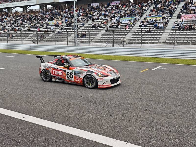 日本唯一の24時間レースにドライバーとして参戦！ 天候やトラブルに泣かされるも無事完走