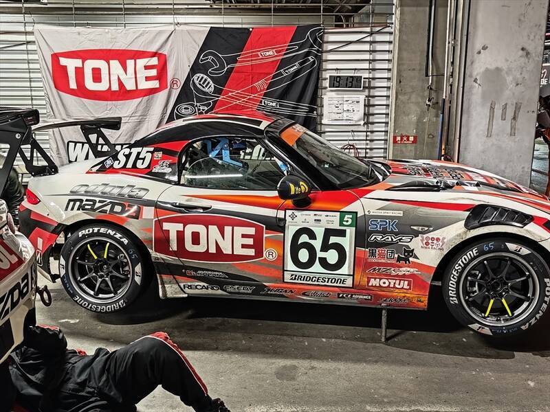 日本唯一の24時間レースにドライバーとして参戦！ 天候やトラブルに泣かされるも無事完走