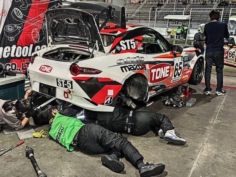 日本唯一の24時間レースにドライバーとして参戦！ 天候やトラブルに泣かされるも無事完走