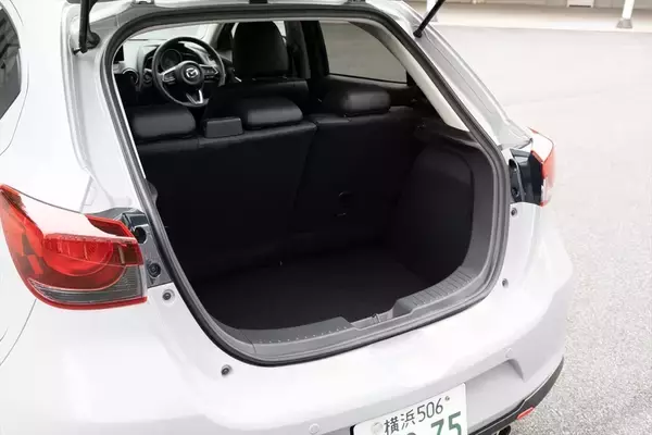 「さよならMAZDA2。消えゆくマツダの看板小型車は「今こそ買うべき最強のホットハッチ」だった」の画像