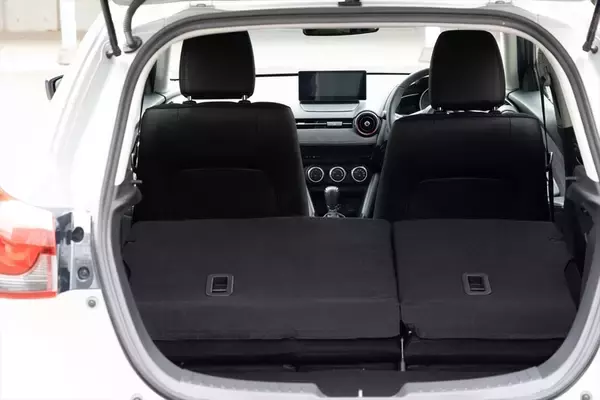 「さよならMAZDA2。消えゆくマツダの看板小型車は「今こそ買うべき最強のホットハッチ」だった」の画像