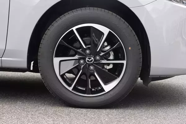 「さよならMAZDA2。消えゆくマツダの看板小型車は「今こそ買うべき最強のホットハッチ」だった」の画像