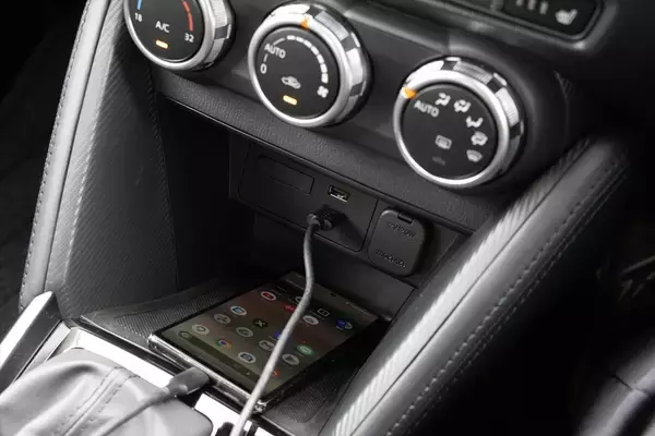 「さよならMAZDA2。消えゆくマツダの看板小型車は「今こそ買うべき最強のホットハッチ」だった」の画像