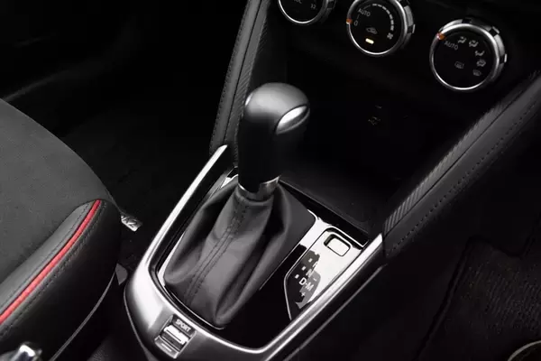 「さよならMAZDA2。消えゆくマツダの看板小型車は「今こそ買うべき最強のホットハッチ」だった」の画像