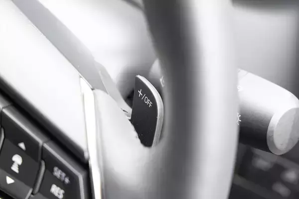 「さよならMAZDA2。消えゆくマツダの看板小型車は「今こそ買うべき最強のホットハッチ」だった」の画像