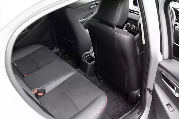 「さよならMAZDA2。消えゆくマツダの看板小型車は「今こそ買うべき最強のホットハッチ」だった」の画像