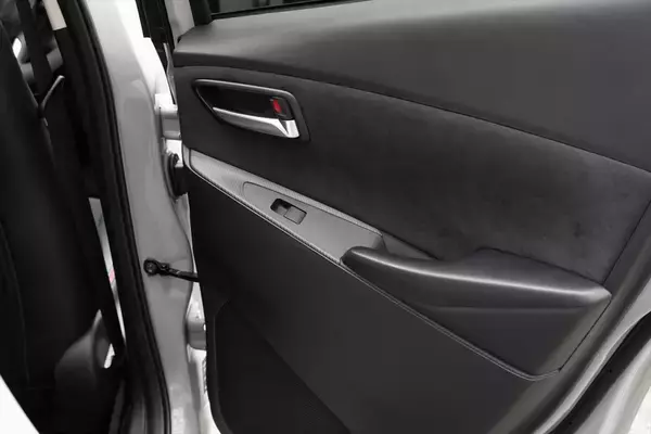 「さよならMAZDA2。消えゆくマツダの看板小型車は「今こそ買うべき最強のホットハッチ」だった」の画像