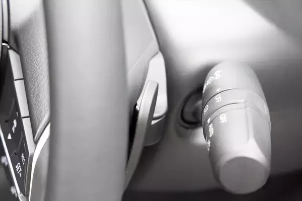 「さよならMAZDA2。消えゆくマツダの看板小型車は「今こそ買うべき最強のホットハッチ」だった」の画像