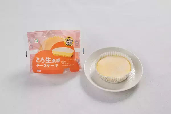「約1.2倍に！セブン人気チーズケーキが増量　300円で食べ応え」の画像