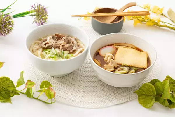 セブンの鍋焼きうどんが本格派！ 老舗の肉うどんと味噌煮込みうどんが登場