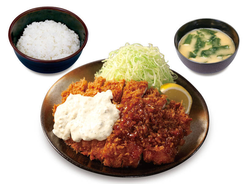 松のや「メガチキンかつ」がWソースで登場！ 鶏モモ肉を丸ごと1枚使用した迫力メニュー