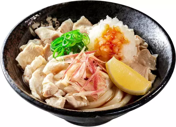 「うまそ！「豚しゃぶサラダうどん」シャキシャキ薬味×ポン酢で進みそう」の画像
