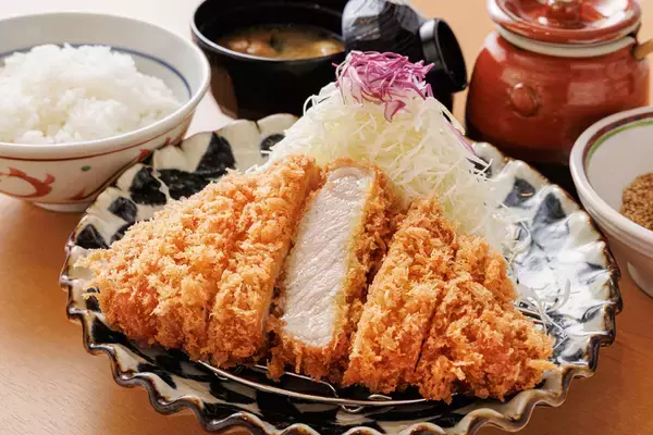 「550円引き＆ごはん食べ放題！ 渋谷の「厚切りとんかつ」新店が5日間セール」の画像
