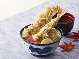 「天丼てんや「秋天丼」は秋刀魚の天ぷらがそびえ立つ」の画像4