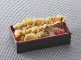 「天丼てんや「秋天丼」は秋刀魚の天ぷらがそびえ立つ」の画像6