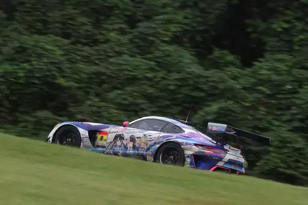 雨で予選中止のSUPER GT 第6戦！ ウェット路面でグランツーリスモ王者の冨林が粘りの走り