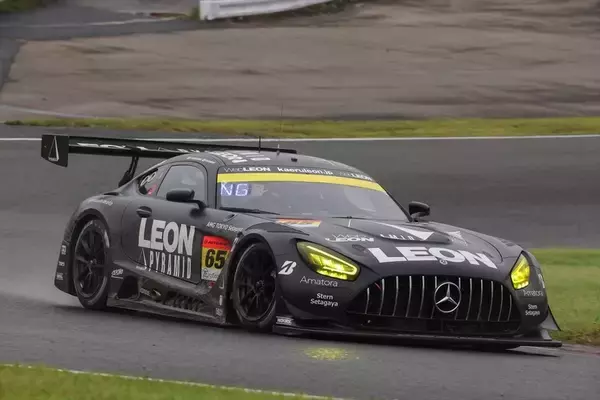 「雨で予選中止のSUPER GT 第6戦！ ウェット路面でグランツーリスモ王者の冨林が粘りの走り」の画像