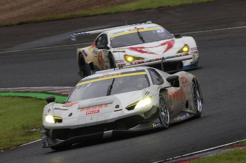 雨で予選中止のSUPER GT 第6戦！ ウェット路面でグランツーリスモ王者の冨林が粘りの走り