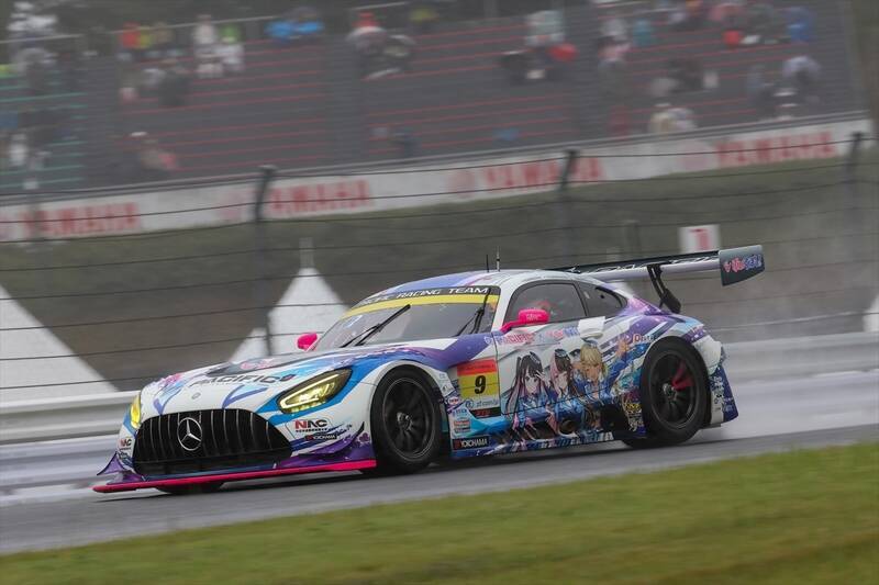 雨で予選中止のSUPER GT 第6戦！ ウェット路面でグランツーリスモ王者の冨林が粘りの走り