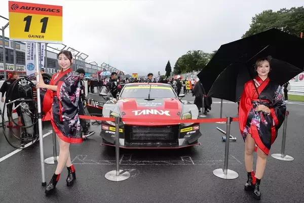 「雨で予選中止のSUPER GT 第6戦！ ウェット路面でグランツーリスモ王者の冨林が粘りの走り」の画像