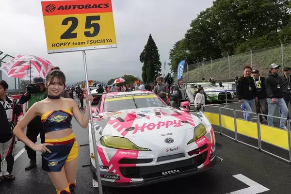 「雨で予選中止のSUPER GT 第6戦！ ウェット路面でグランツーリスモ王者の冨林が粘りの走り」の画像