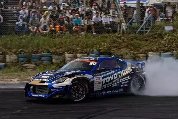 「D1GP第5～6戦・エビスでTOYO TIRESが天を味方につけて2連勝！」の画像