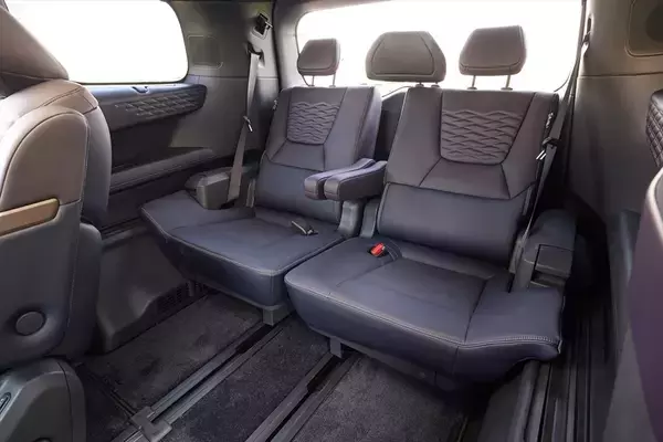 「打倒アルファードの大本命！ 日産復活の狼煙、新型「エルグランド」が示す高級ミニバンの最適解」の画像