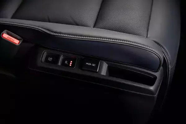 「打倒アルファードの大本命！ 日産復活の狼煙、新型「エルグランド」が示す高級ミニバンの最適解」の画像