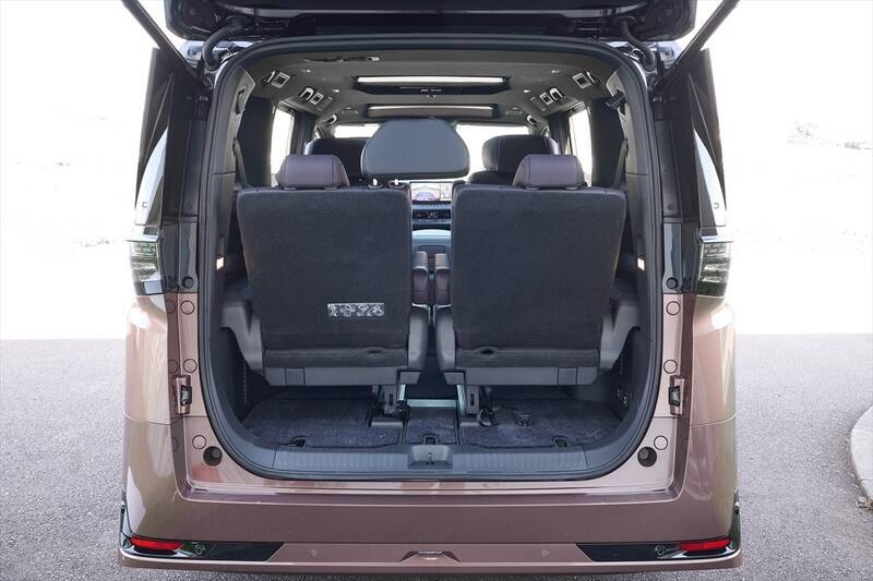 打倒アルファードの大本命！ 日産復活の狼煙、新型「エルグランド」が示す高級ミニバンの最適解