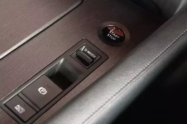 「打倒アルファードの大本命！ 日産復活の狼煙、新型「エルグランド」が示す高級ミニバンの最適解」の画像